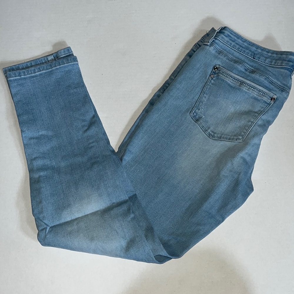 White House Black Market Girlfriend Jeans